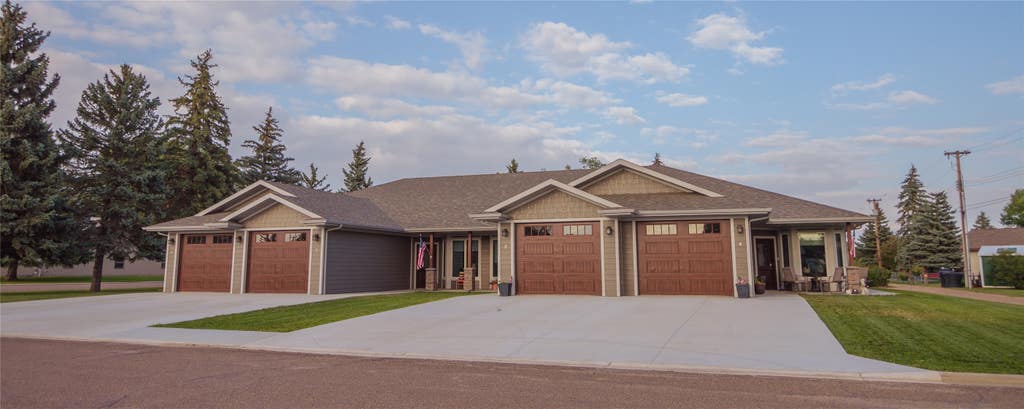 Photo of 420 4th Avenue E, Culbertson, MT 59218 (MLS # 30057150)