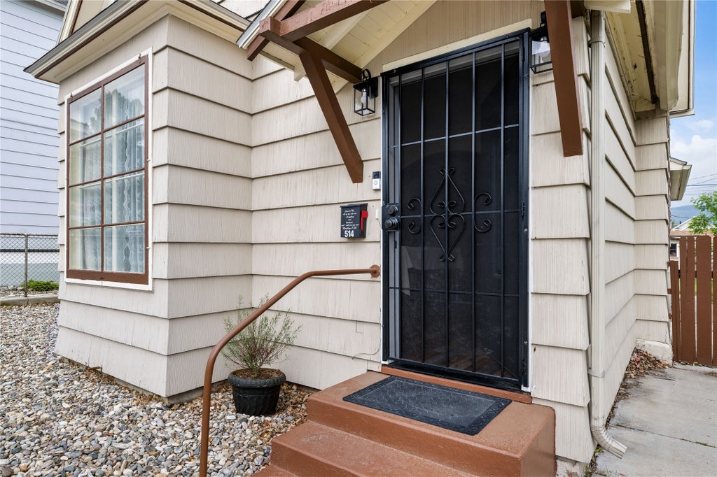 Photo of 514 Locust Street, Anaconda, MT 59711 (MLS # 30074334)