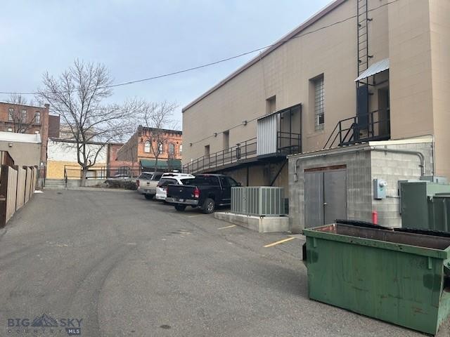 106 W Broadway Street