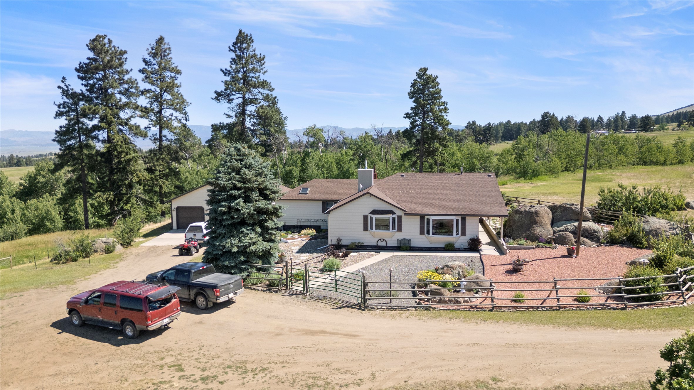 Clancy, Montana 59634, United States, 3 Bedrooms Bedrooms, ,3 BathroomsBathrooms,Residential,Pending,215813