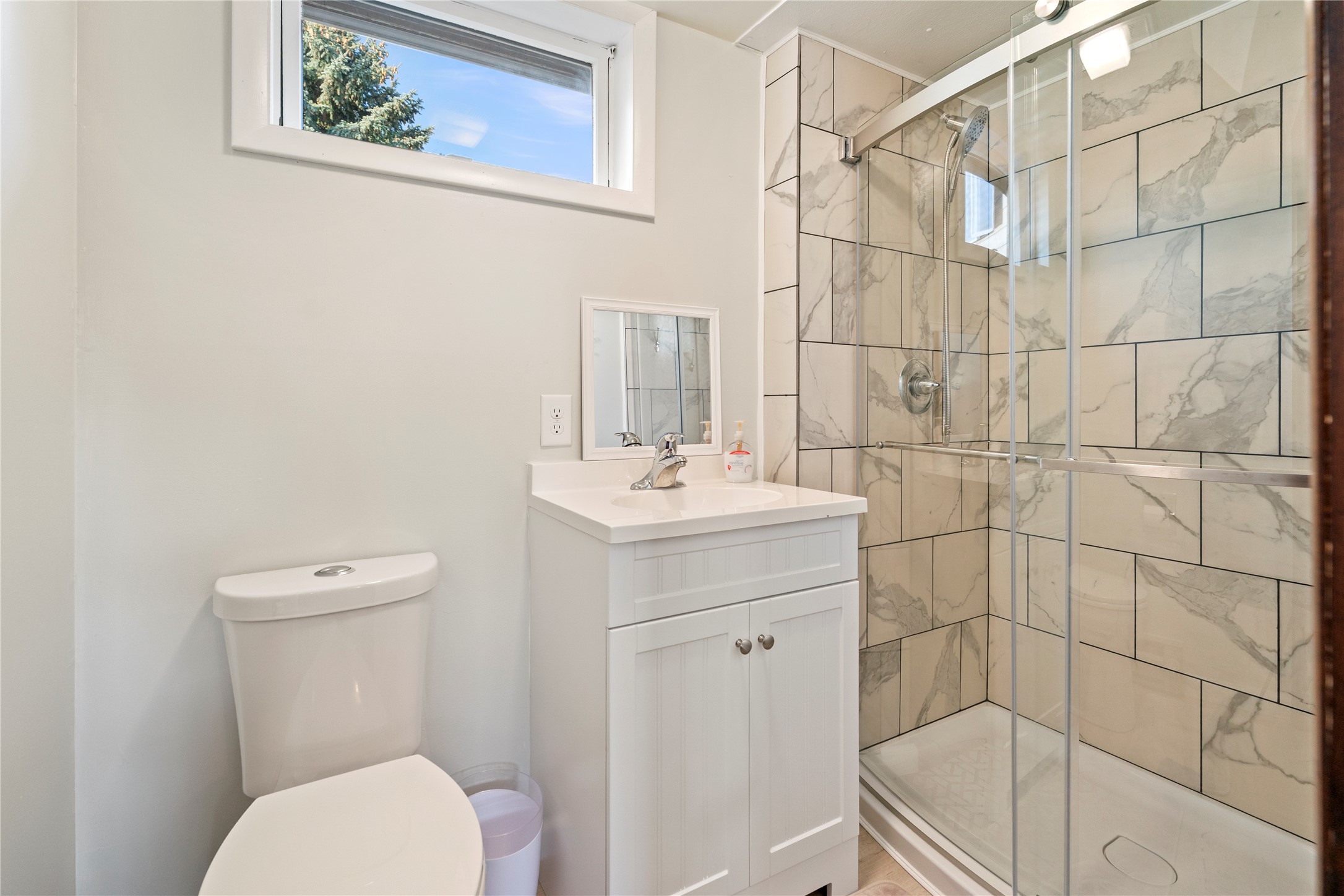 Clancy, Montana 59634, United States, 3 Bedrooms Bedrooms, ,3 BathroomsBathrooms,Residential,Pending,215813