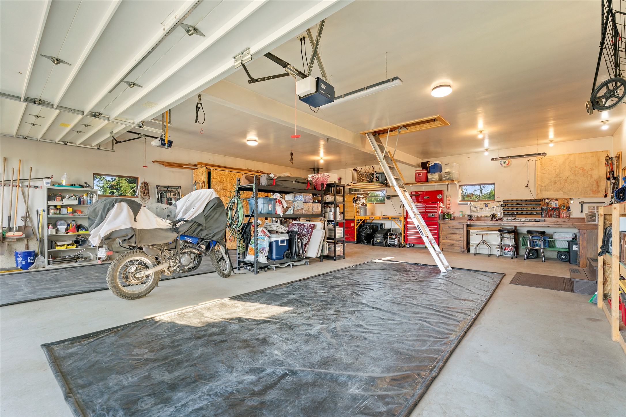 Clancy, Montana 59634, United States, 3 Bedrooms Bedrooms, ,3 BathroomsBathrooms,Residential,Pending,215813