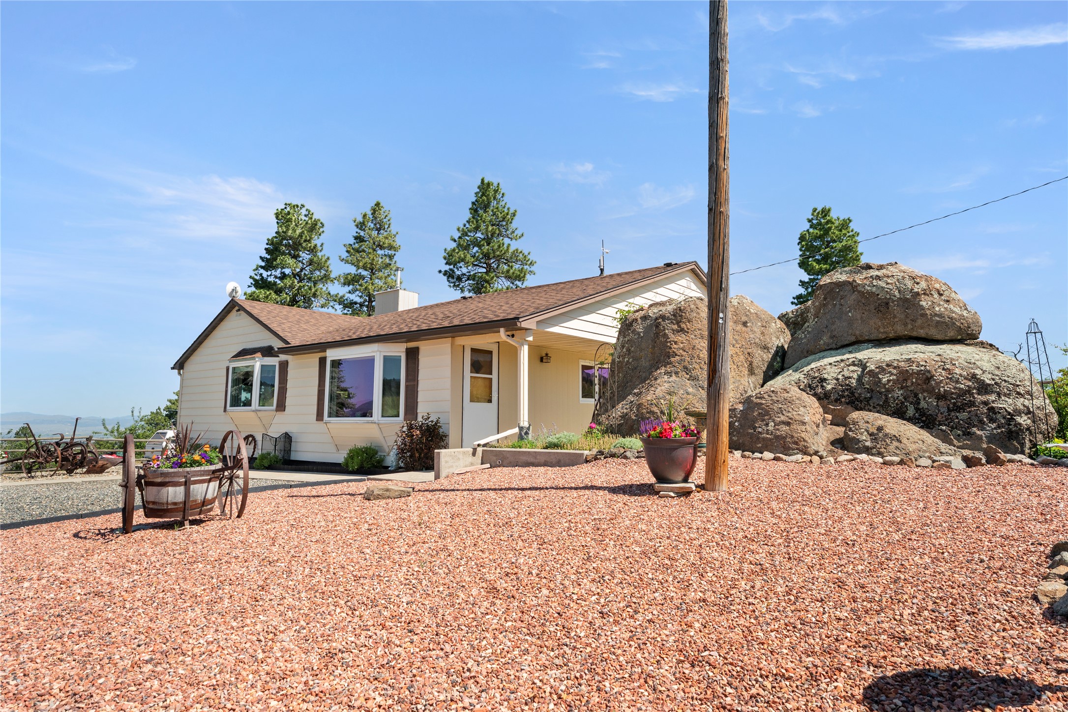 Clancy, Montana 59634, United States, 3 Bedrooms Bedrooms, ,3 BathroomsBathrooms,Residential,Pending,215813