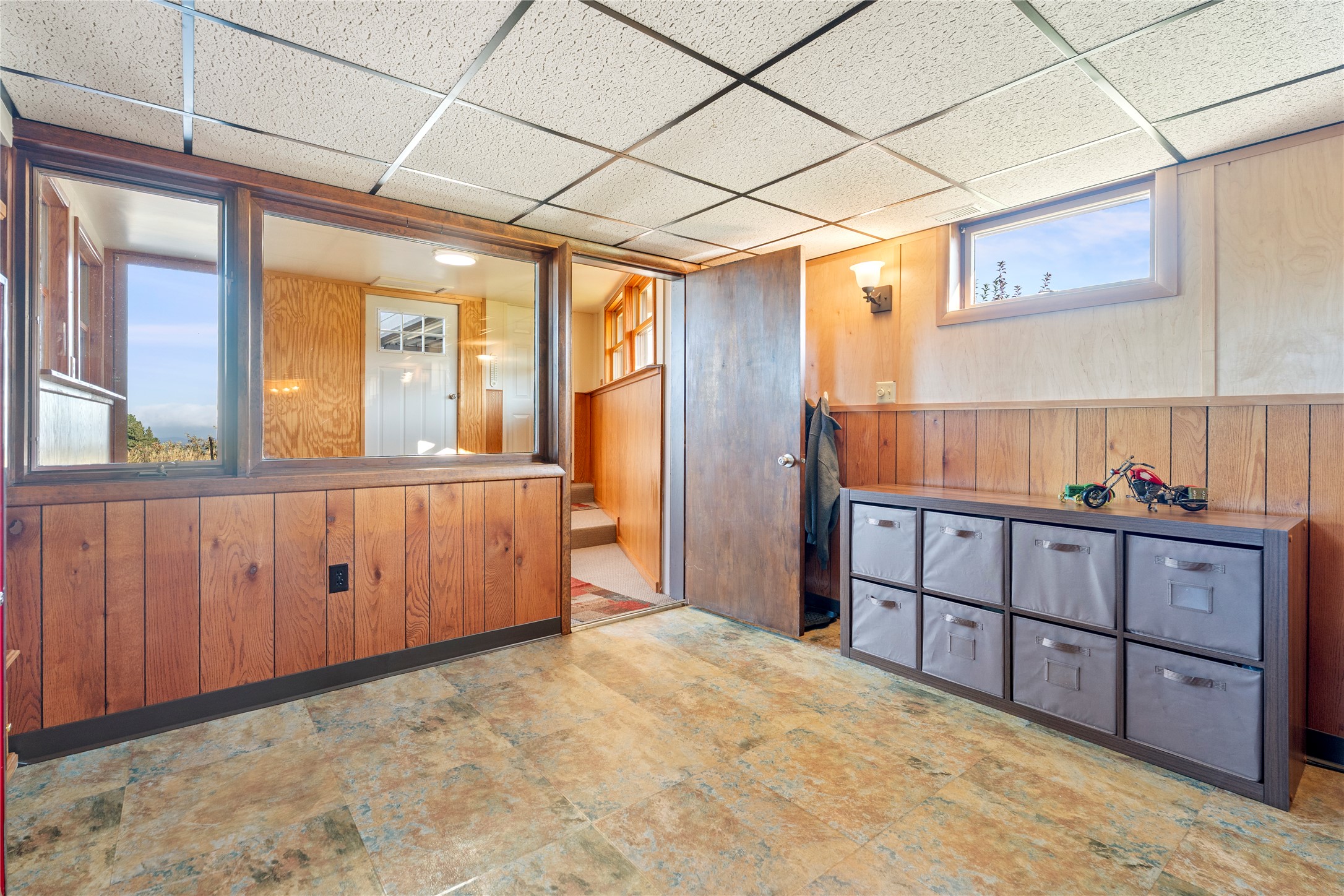 Clancy, Montana 59634, United States, 3 Bedrooms Bedrooms, ,3 BathroomsBathrooms,Residential,Pending,215813