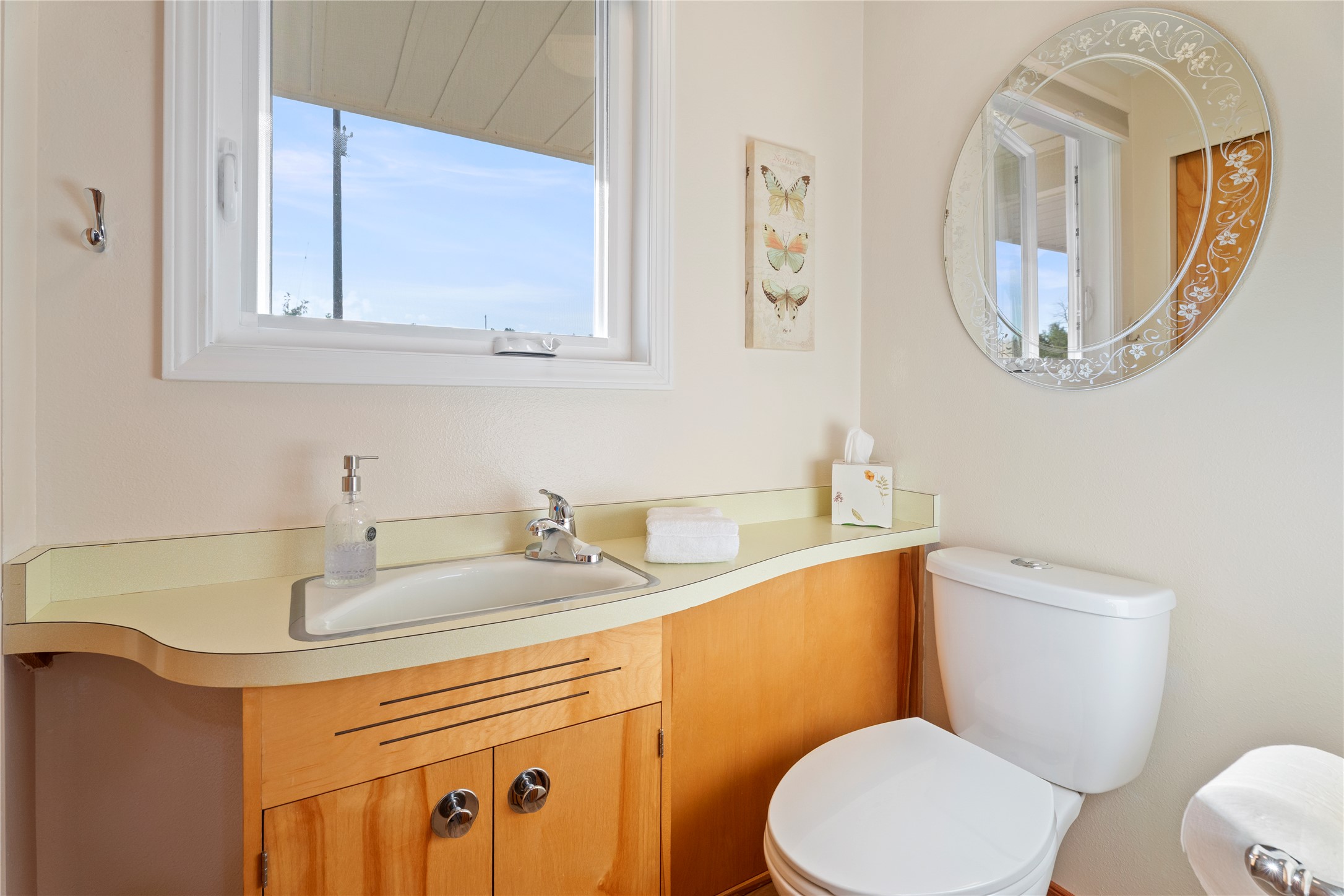 Clancy, Montana 59634, United States, 3 Bedrooms Bedrooms, ,3 BathroomsBathrooms,Residential,Pending,215813