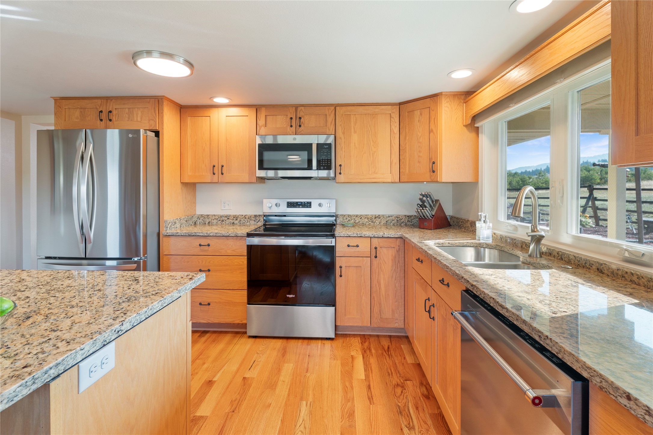 Clancy, Montana 59634, United States, 3 Bedrooms Bedrooms, ,3 BathroomsBathrooms,Residential,Pending,215813