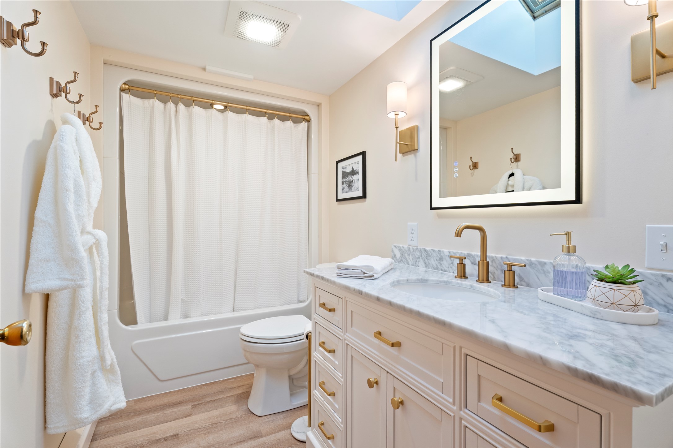 Clancy, Montana 59634, United States, 3 Bedrooms Bedrooms, ,3 BathroomsBathrooms,Residential,Pending,215813