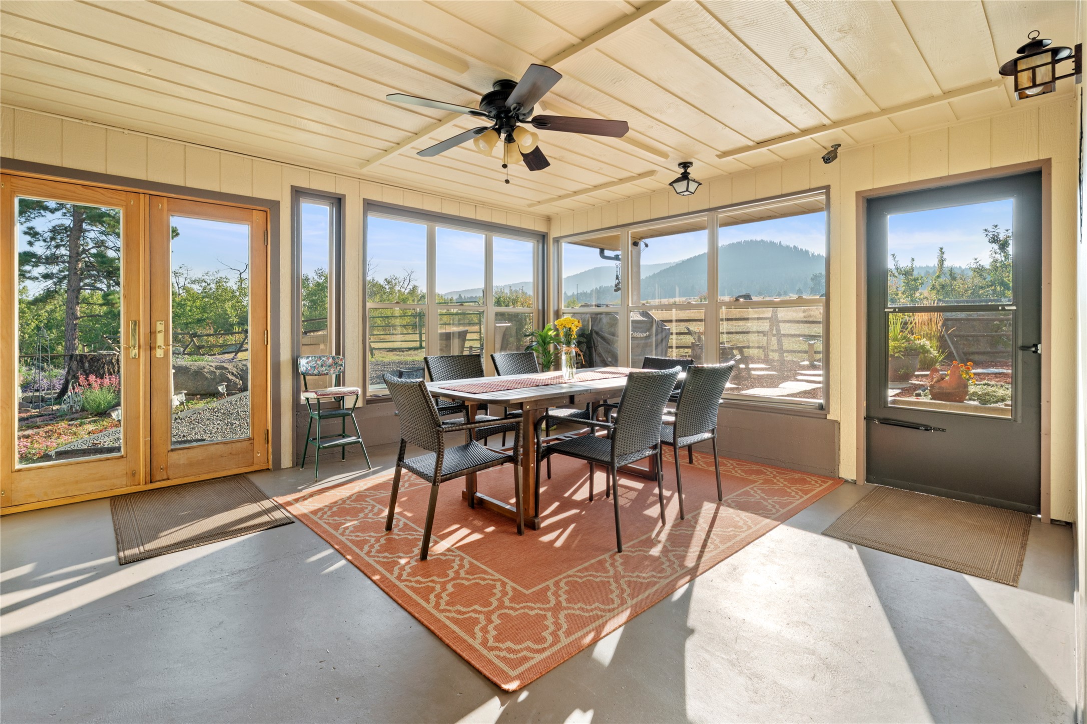 Clancy, Montana 59634, United States, 3 Bedrooms Bedrooms, ,3 BathroomsBathrooms,Residential,Pending,215813