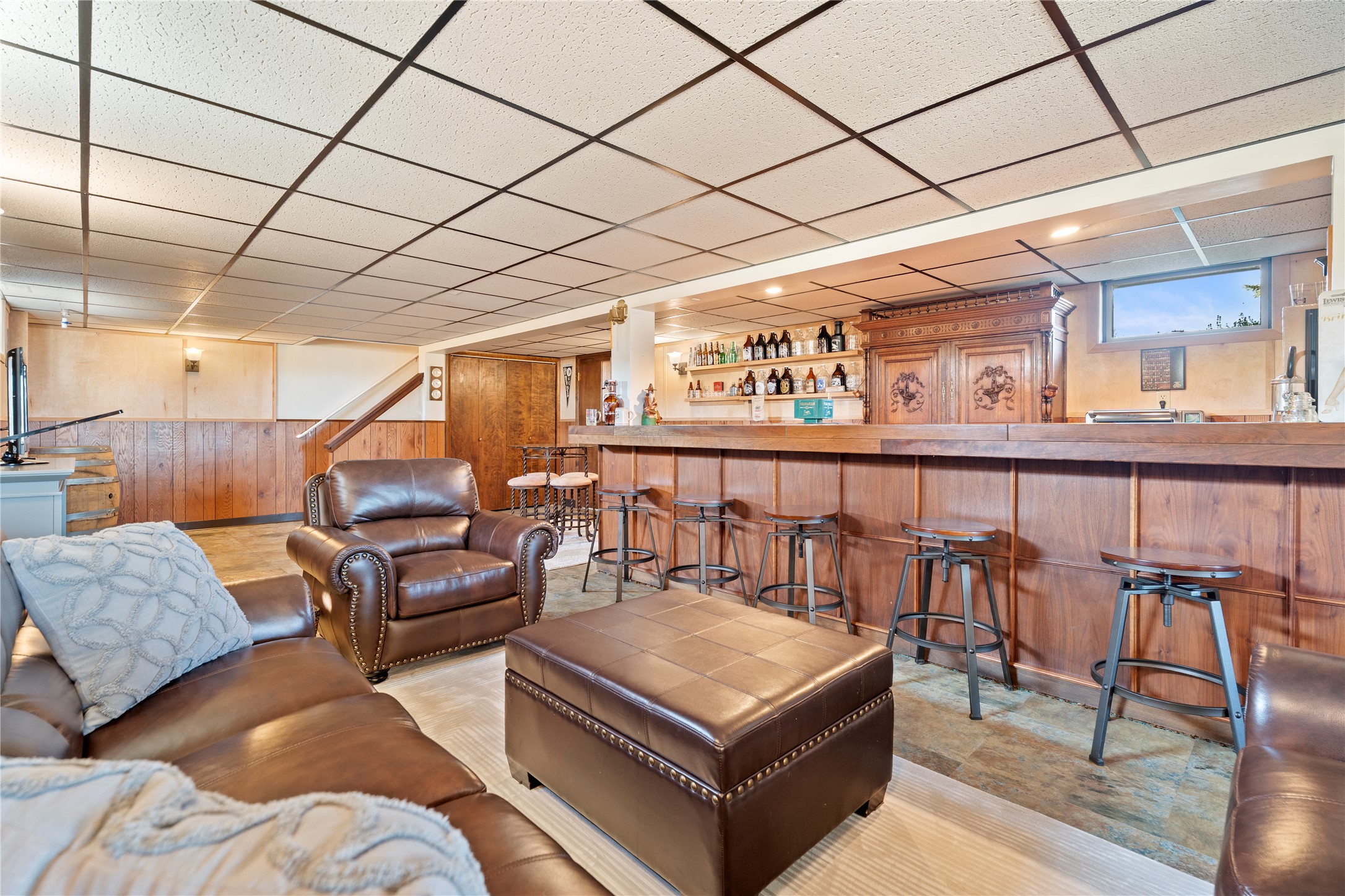 Clancy, Montana 59634, United States, 3 Bedrooms Bedrooms, ,3 BathroomsBathrooms,Residential,Pending,215813