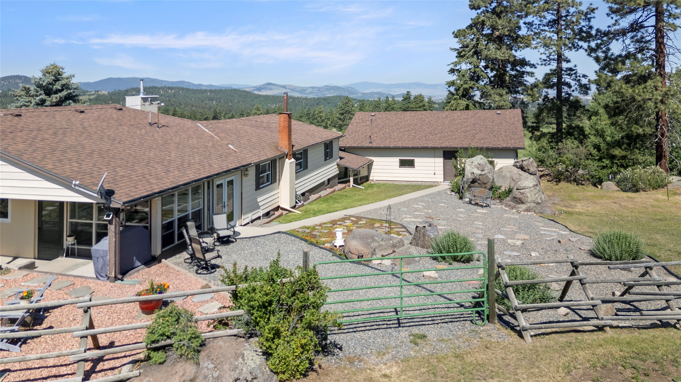 Clancy, Montana 59634, United States, 3 Bedrooms Bedrooms, ,3 BathroomsBathrooms,Residential,Pending,215813