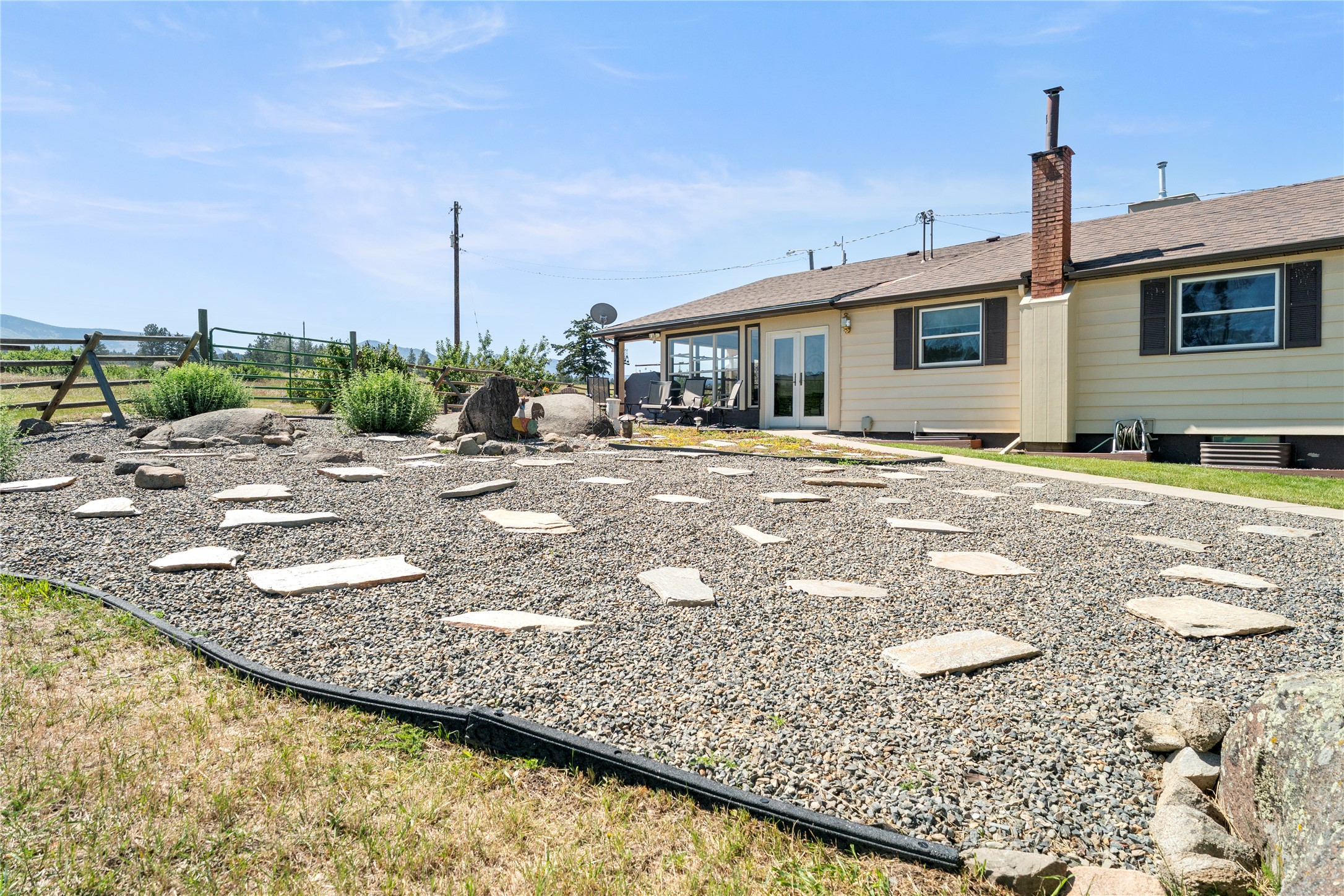 Clancy, Montana 59634, United States, 3 Bedrooms Bedrooms, ,3 BathroomsBathrooms,Residential,Pending,215813