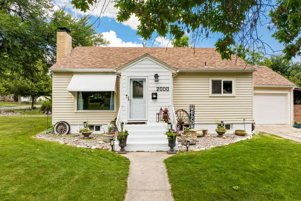 Photo of 2000 2nd Avenue N, Great Falls, MT 59401 (MLS # 30074220)