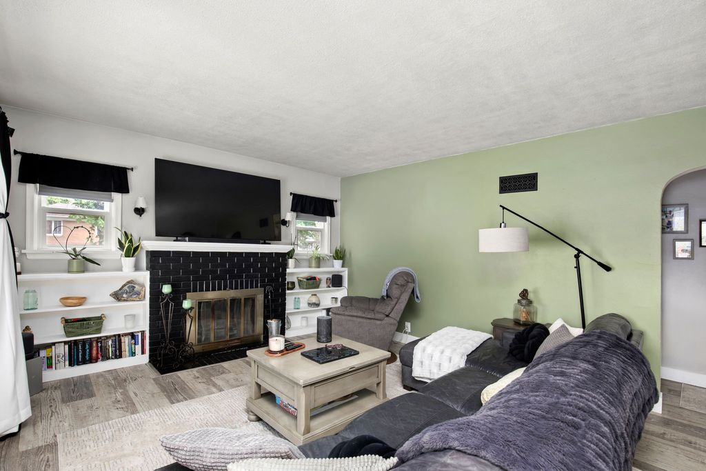 Photo of 2000 2nd Avenue N, Great Falls, MT 59401 (MLS # 30074220)