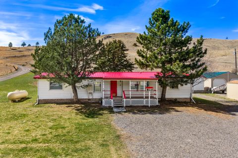 Photo of Cascade, MT 59421 (MLS # 30067804)