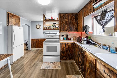 Tiny photo for 1305 4th Avenue E, Kalispell, MT 59901 (MLS # 30065601)