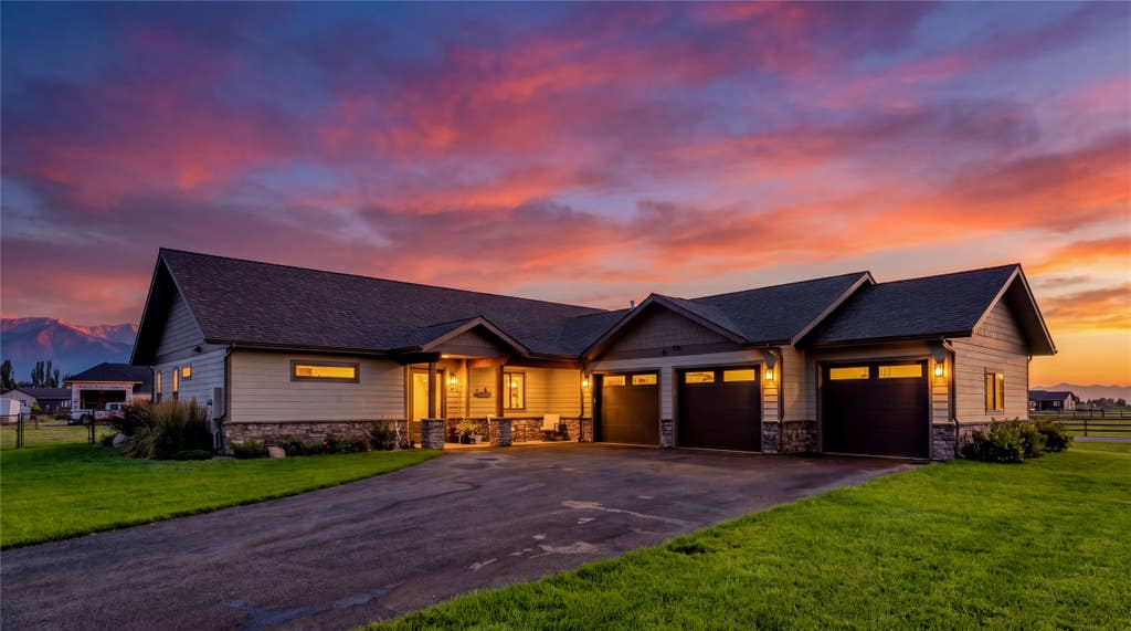 Photo of 412 Jefferson Street, Kalispell, MT 59901 (MLS # 30076815)