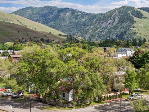 Tiny photo for 1039 Palmer Street, Missoula, MT 59802 (MLS # 30071134)