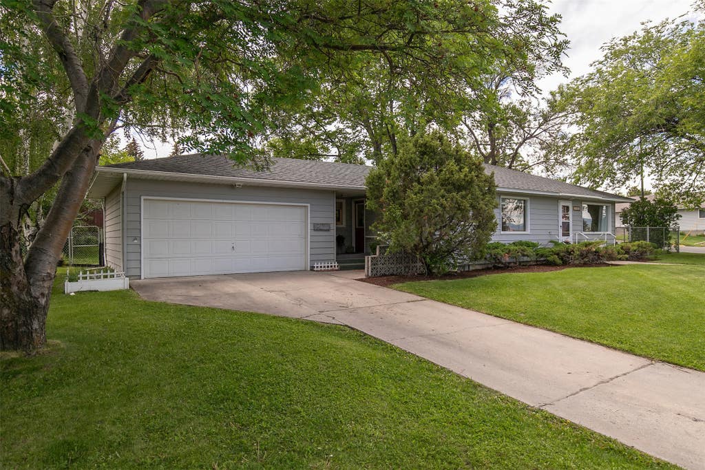Photo of 1805 5th Avenue, Helena, MT 59601 (MLS # 30072869)