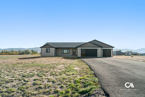 Photo of 2108 Dryland Loop, East Helena, MT 59635 (MLS # 30058424)