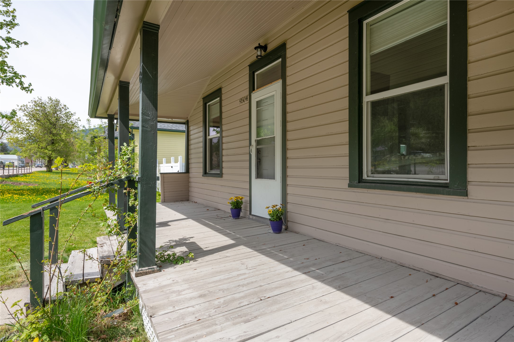 9504 Hwy 200 E