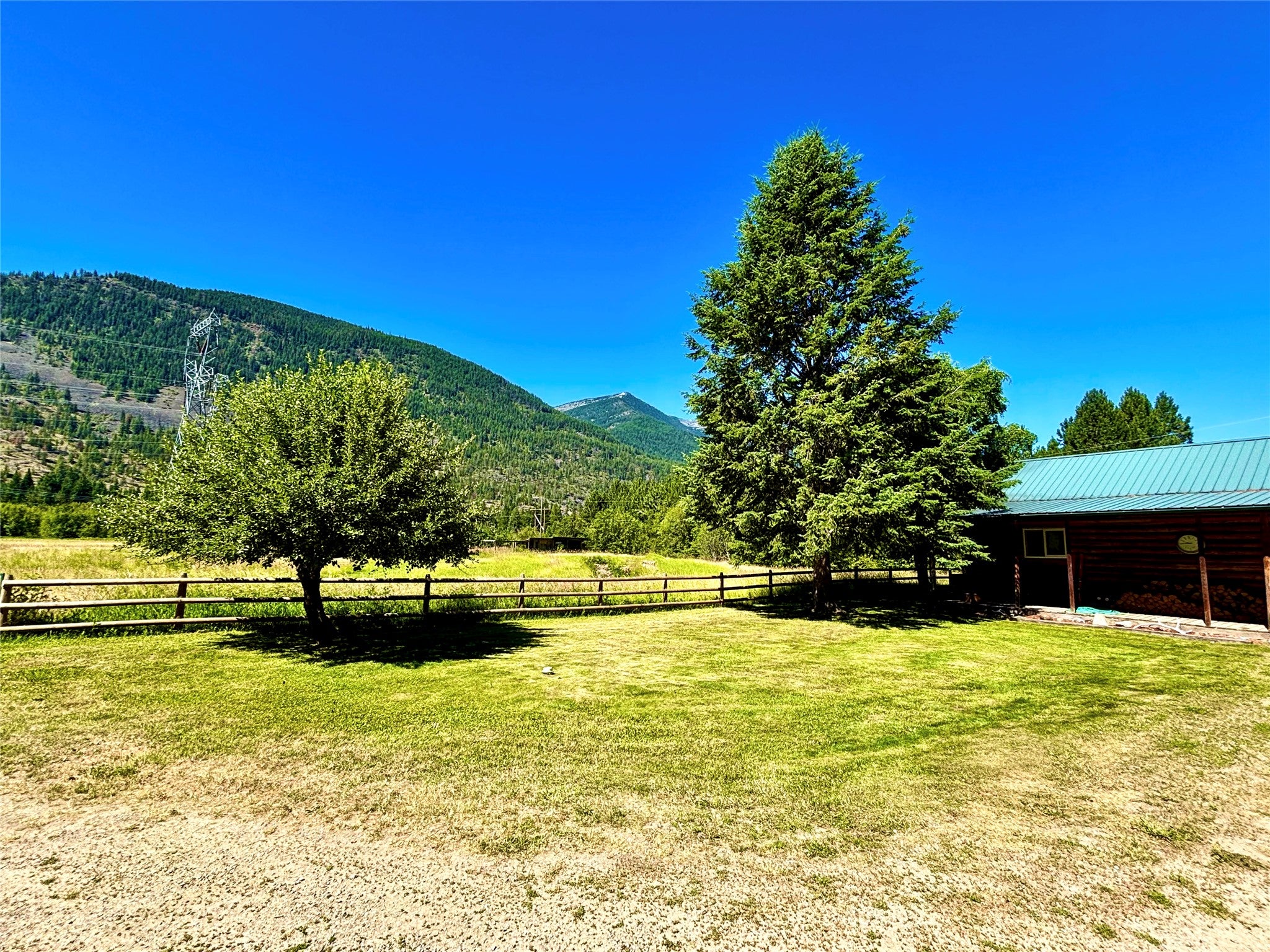 1484 River Road W