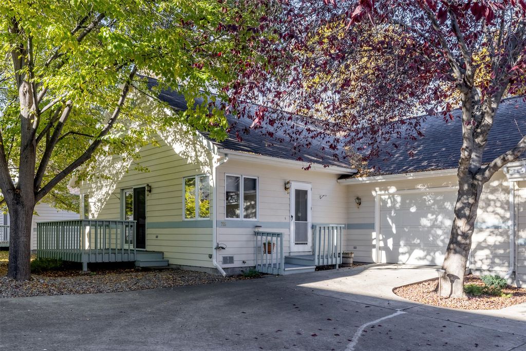 Photo of 715 N Davis Street, Helena, MT 59601 (MLS # 30060333)