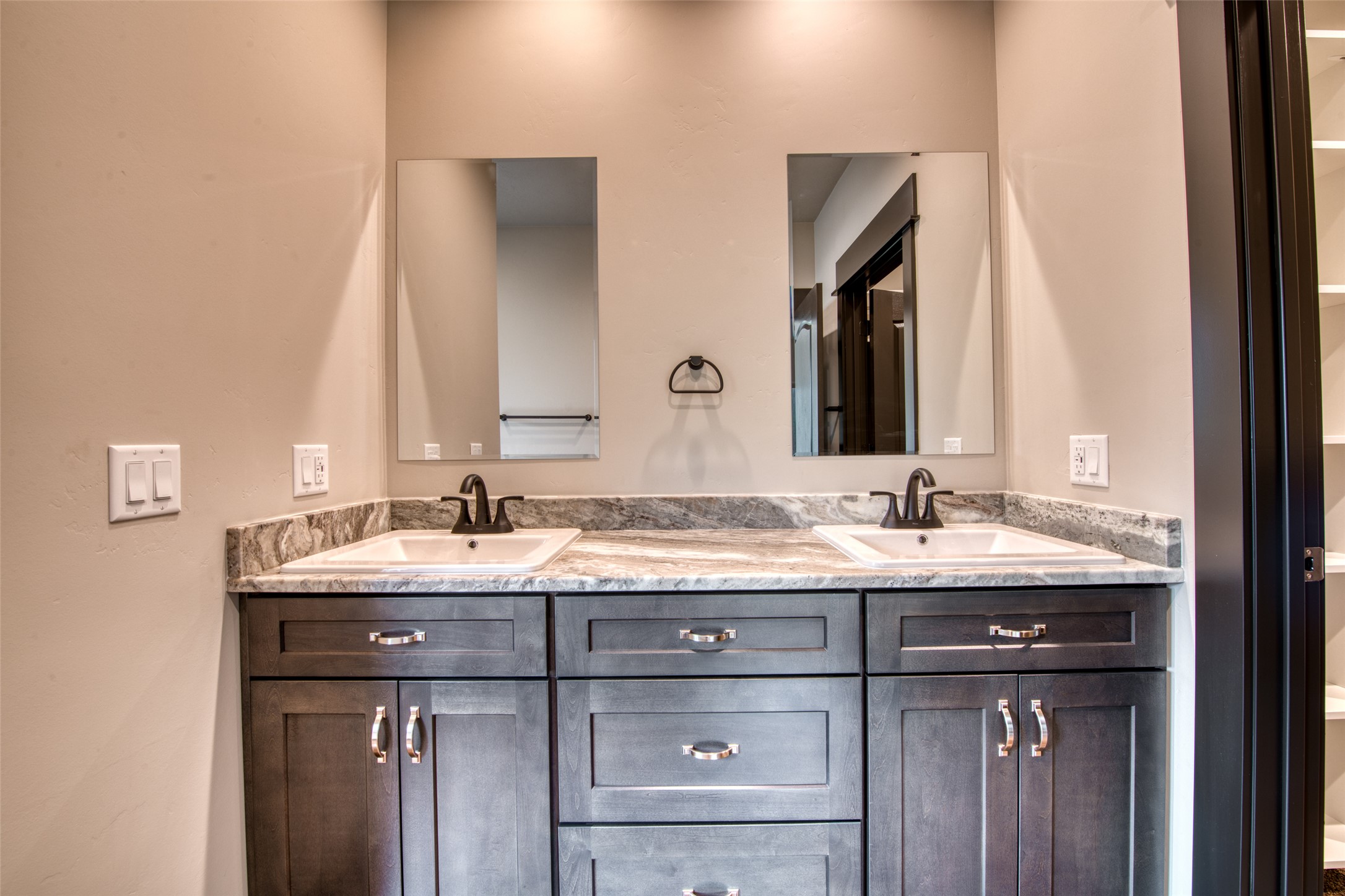 Alberton, Montana 59820, United States, 3 Bedrooms Bedrooms, ,2 BathroomsBathrooms,Residential,Pending,118728