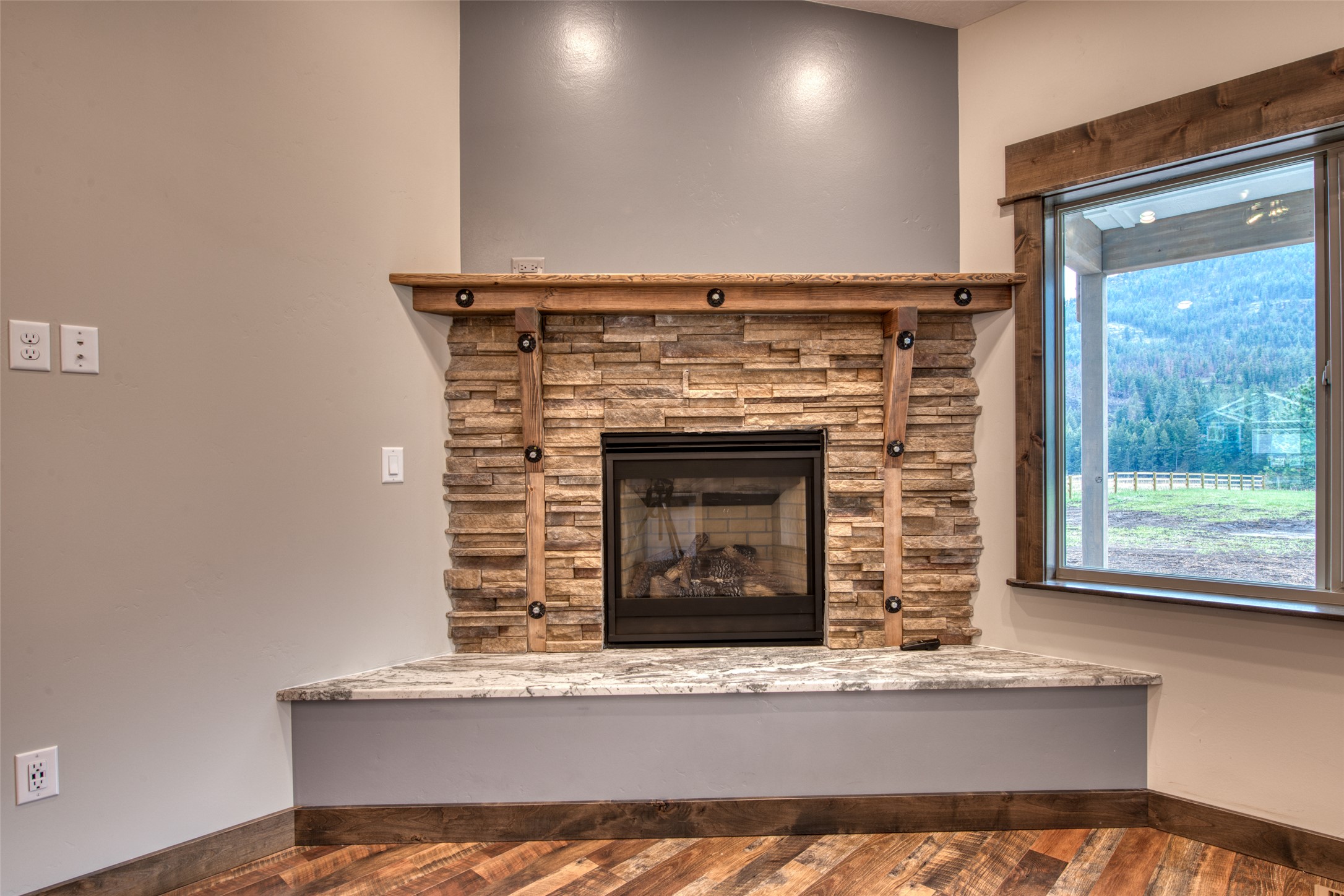 Alberton, Montana 59820, United States, 3 Bedrooms Bedrooms, ,2 BathroomsBathrooms,Residential,Pending,118728