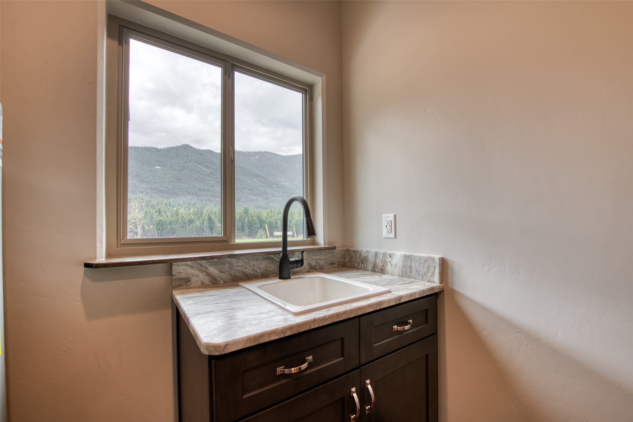 Alberton, Montana 59820, United States, 3 Bedrooms Bedrooms, ,2 BathroomsBathrooms,Residential,Pending,118728