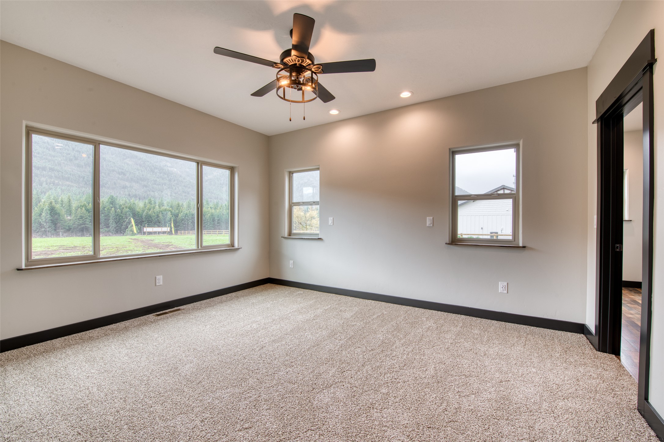 Alberton, Montana 59820, United States, 3 Bedrooms Bedrooms, ,2 BathroomsBathrooms,Residential,Pending,118728