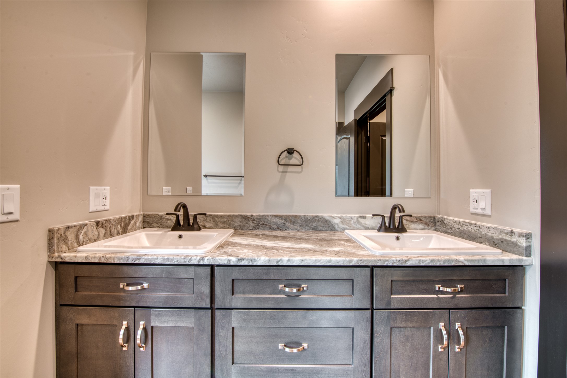 Alberton, Montana 59820, United States, 3 Bedrooms Bedrooms, ,2 BathroomsBathrooms,Residential,Pending,118728