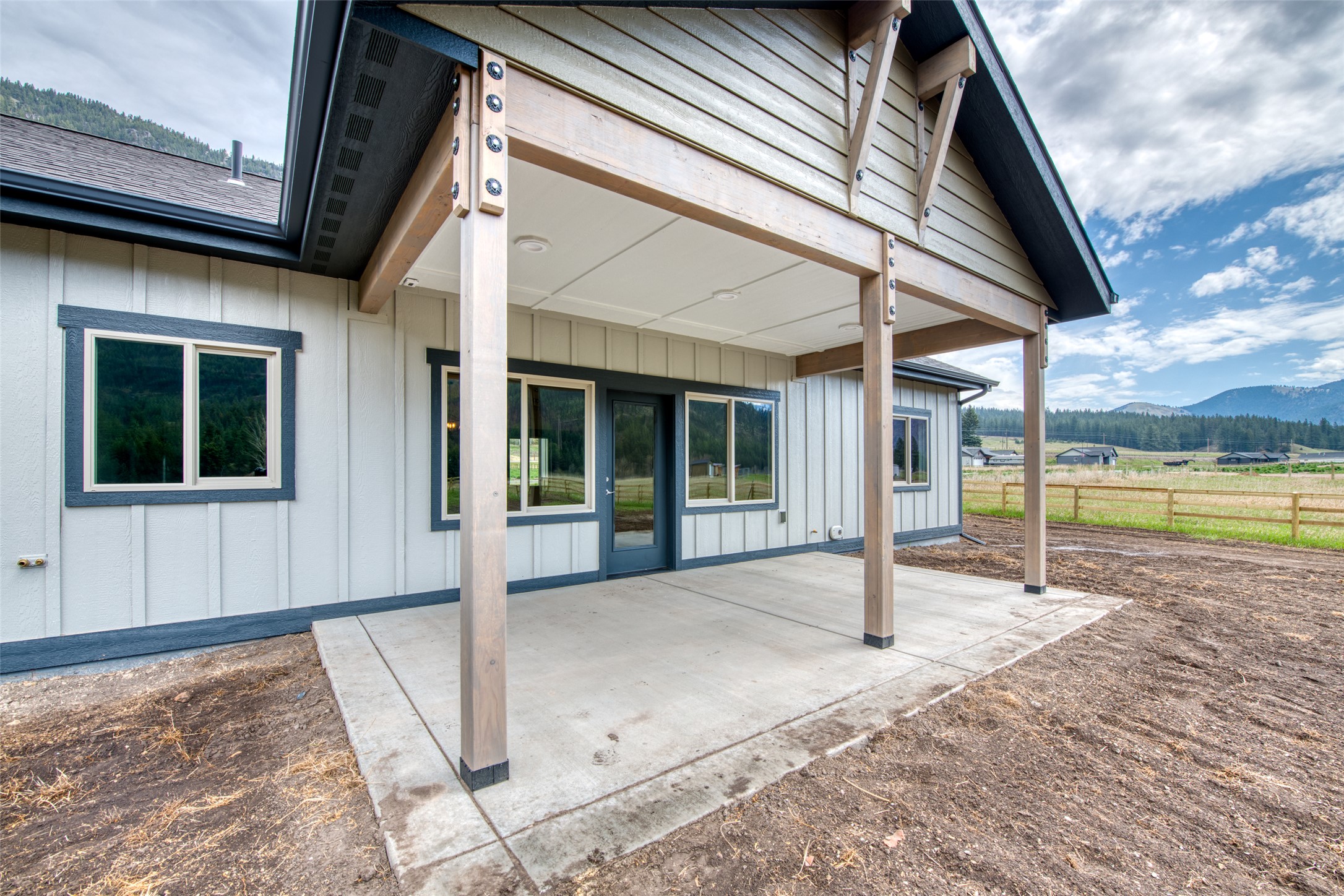 Alberton, Montana 59820, United States, 3 Bedrooms Bedrooms, ,2 BathroomsBathrooms,Residential,Pending,118728