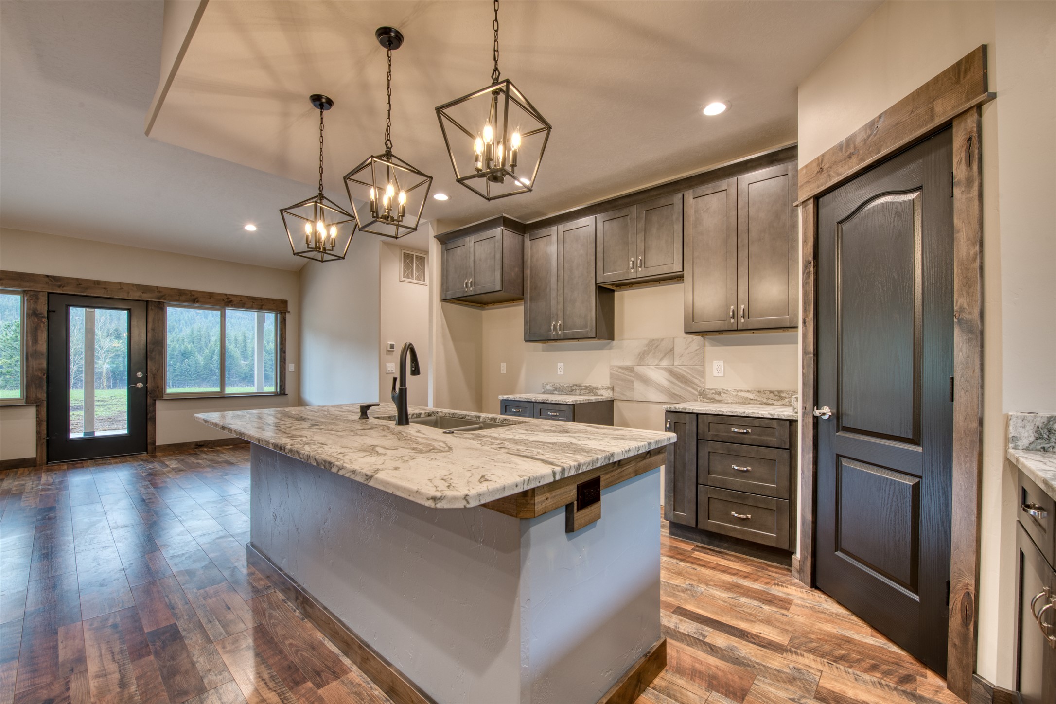 Alberton, Montana 59820, United States, 3 Bedrooms Bedrooms, ,2 BathroomsBathrooms,Residential,Pending,118728