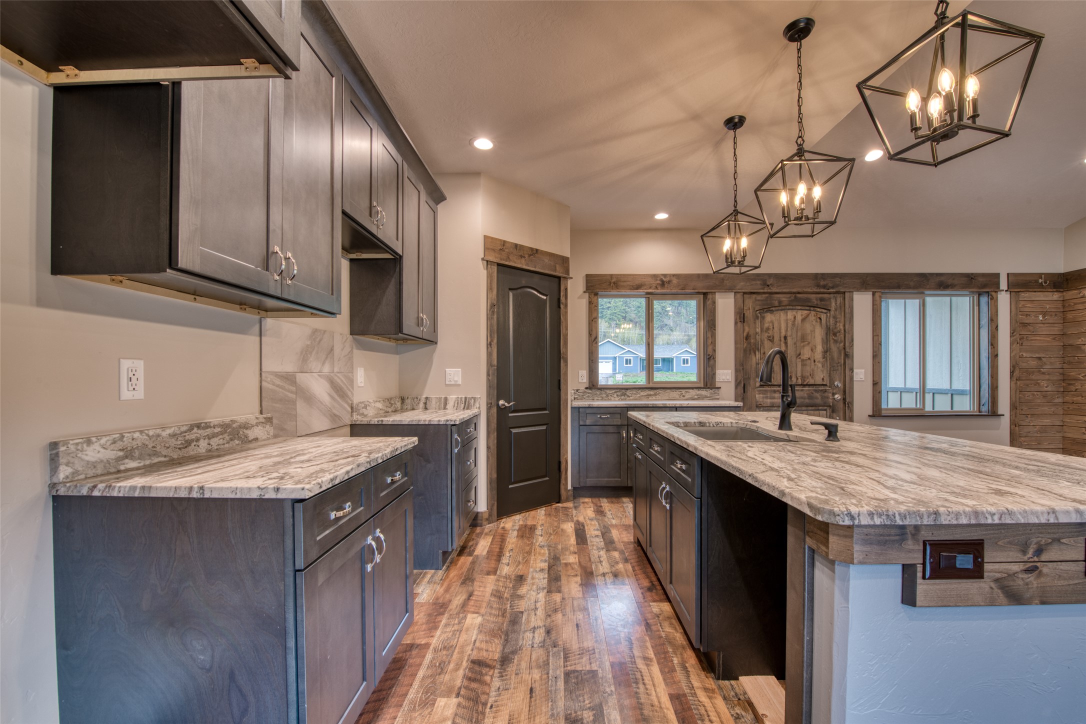 Alberton, Montana 59820, United States, 3 Bedrooms Bedrooms, ,2 BathroomsBathrooms,Residential,Pending,118728