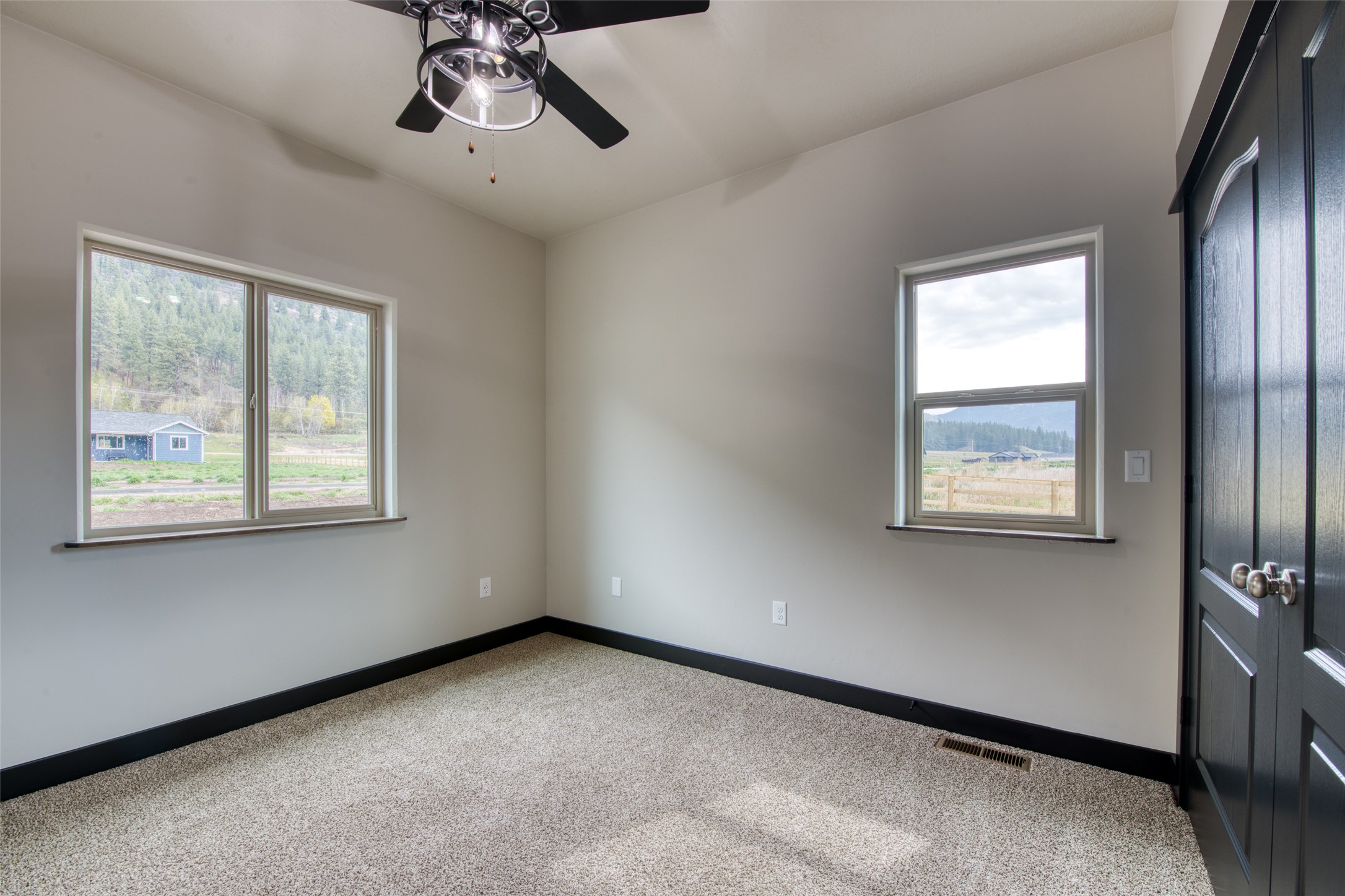 Alberton, Montana 59820, United States, 3 Bedrooms Bedrooms, ,2 BathroomsBathrooms,Residential,Pending,118728