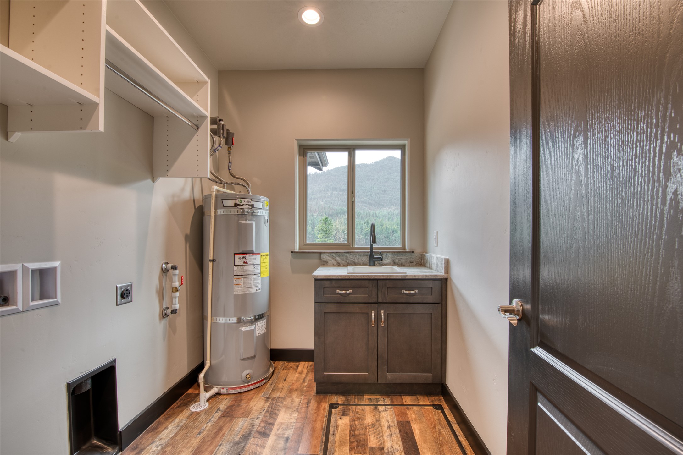 Alberton, Montana 59820, United States, 3 Bedrooms Bedrooms, ,2 BathroomsBathrooms,Residential,Pending,118728