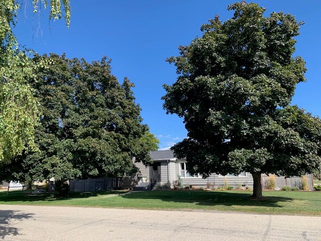 1014 S 4th Street