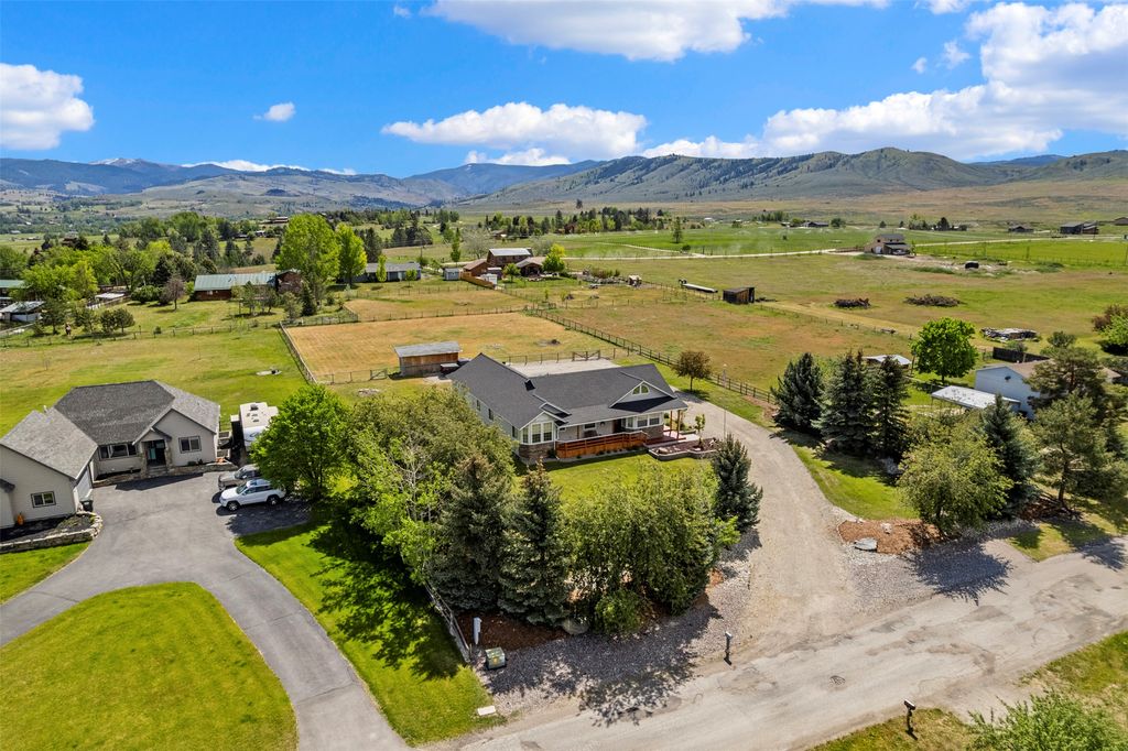 Photo of 912 Little Joe Lane, Hamilton, MT 59840 (MLS # 30070697)