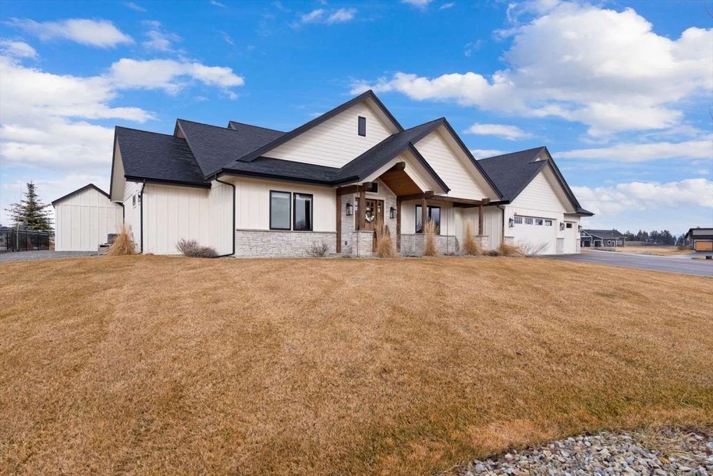 Photo of 335 Rosewater Loop, Kalispell, MT 59901 (MLS # 30066442)