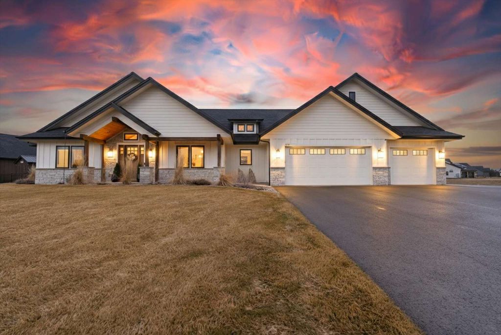 Photo of 335 Rosewater Loop, Kalispell, MT 59901 (MLS # 30066442)