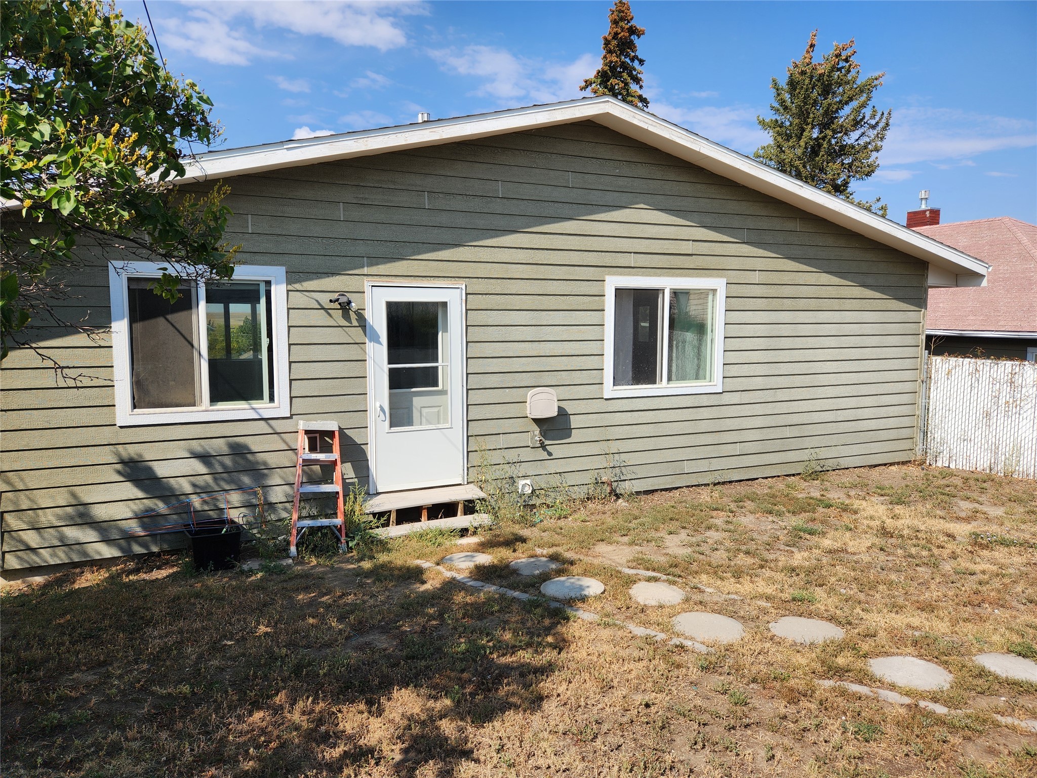 221 SE 1st Avenue SE