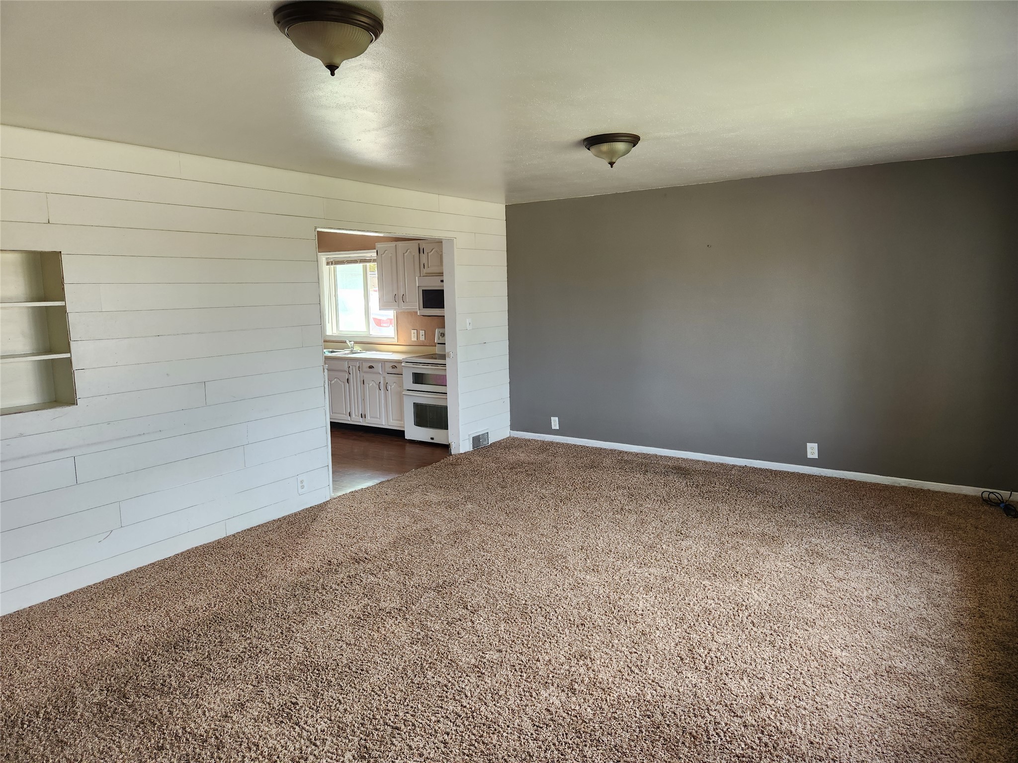 221 SE 1st Avenue SE