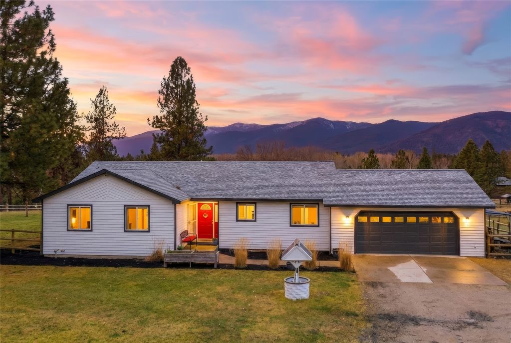 Photo of 160 Log Cabin Lane, Stevensville, MT 59870 (MLS # 30063511)