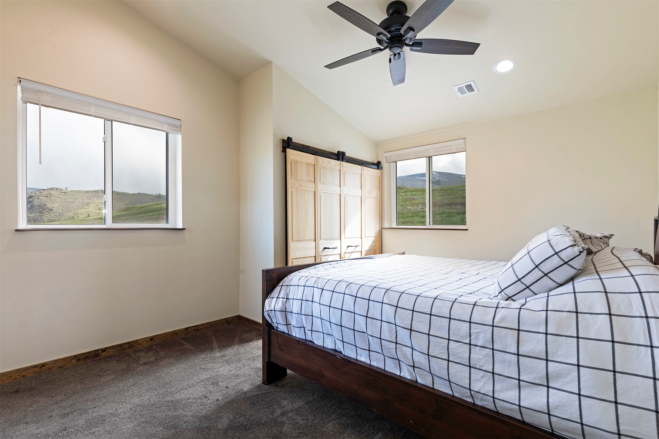 Dixon, Montana 59831, United States, 3 Bedrooms Bedrooms, ,2 BathroomsBathrooms,Residential,Active,181357