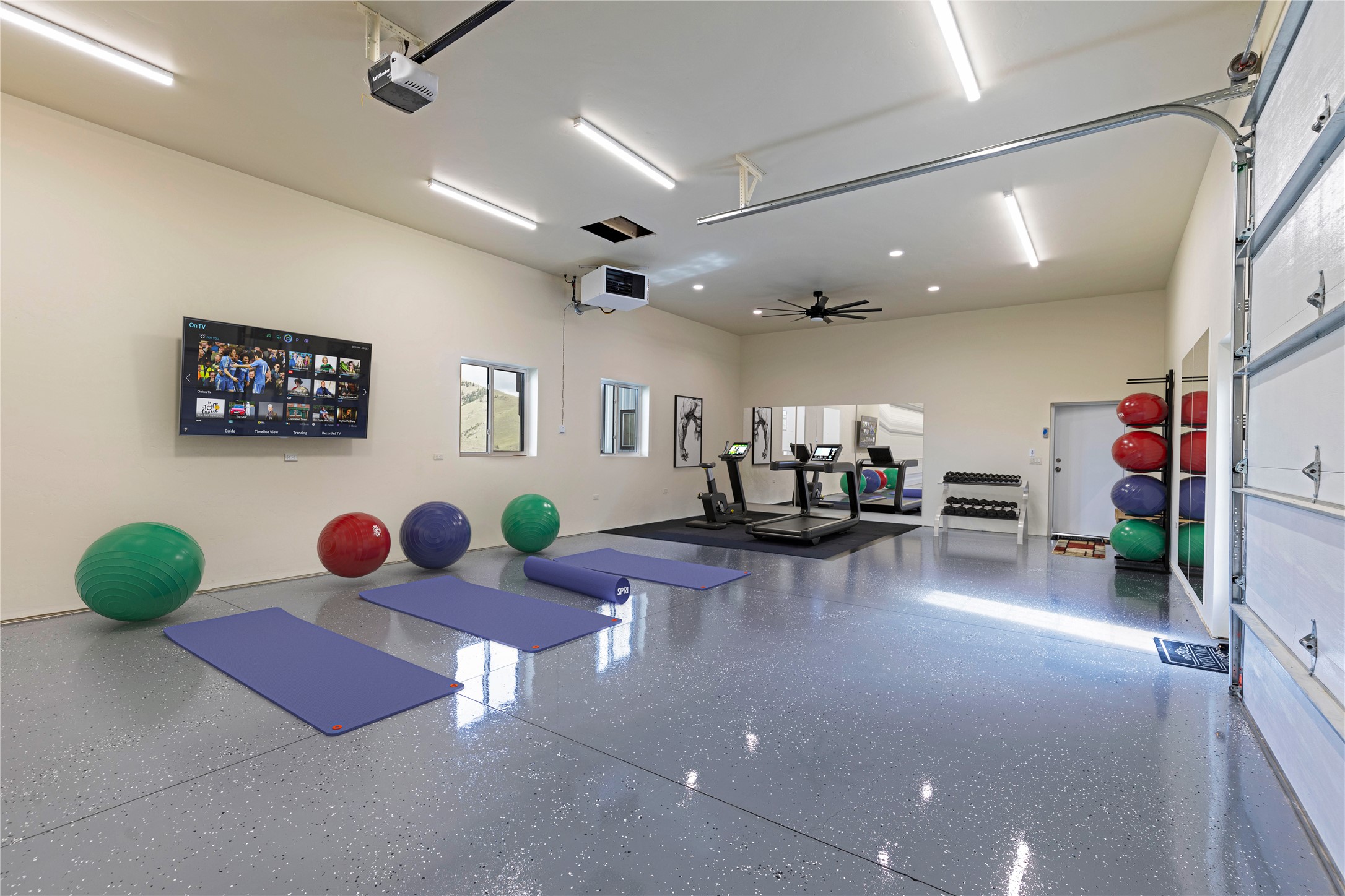 Dixon, Montana 59831, United States, 3 Bedrooms Bedrooms, ,2 BathroomsBathrooms,Residential,Active,181357