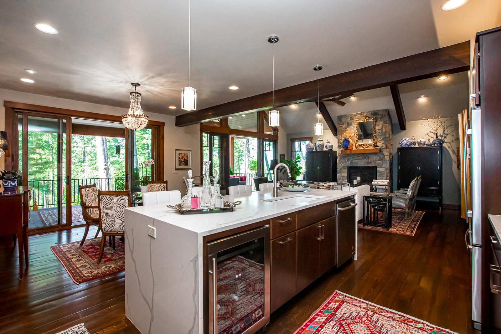 2475 E Lakeshore Drive
