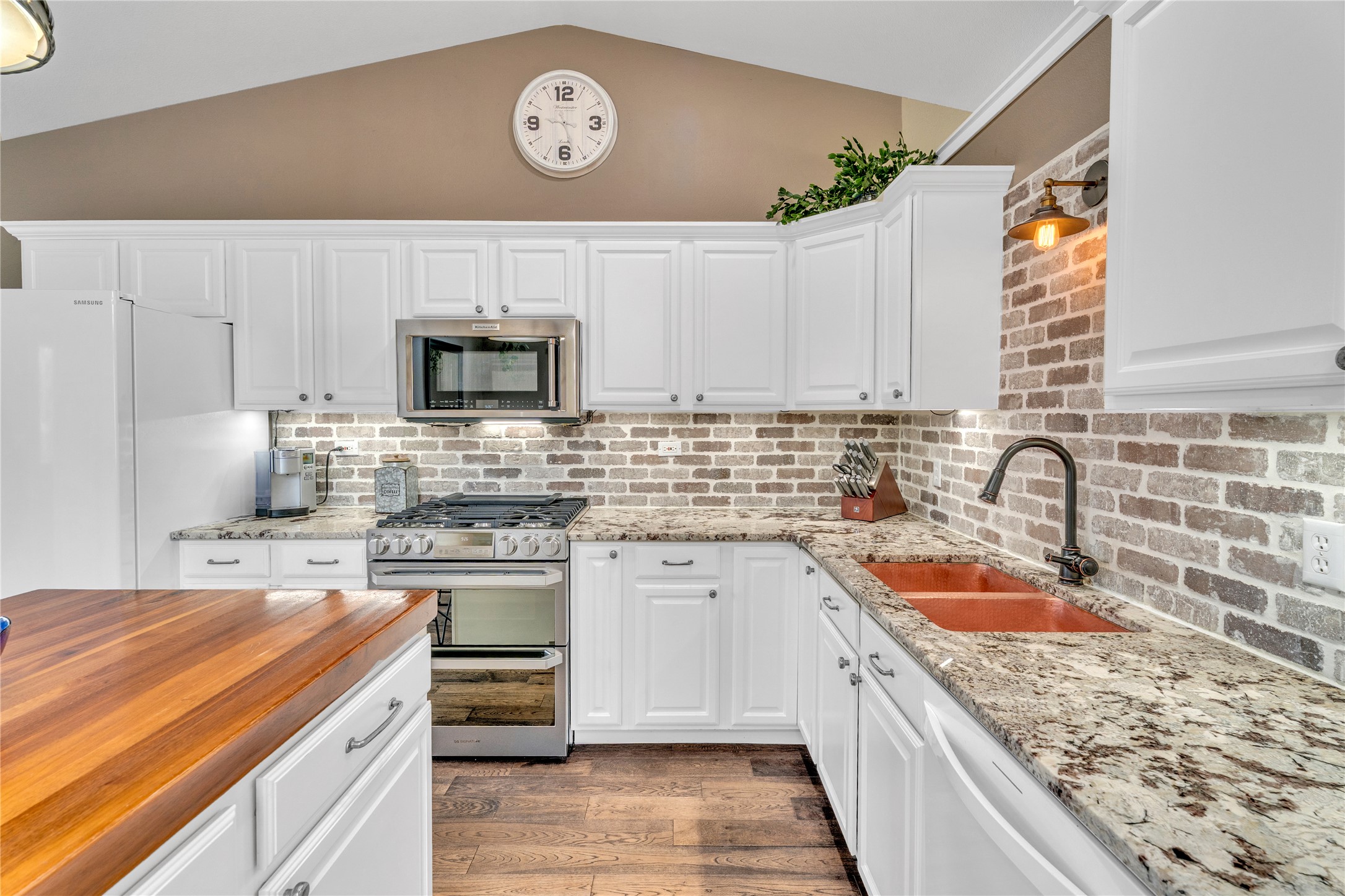 Helena, Montana 59602, United States, 4 Bedrooms Bedrooms, ,4 BathroomsBathrooms,Residential,Active,239745