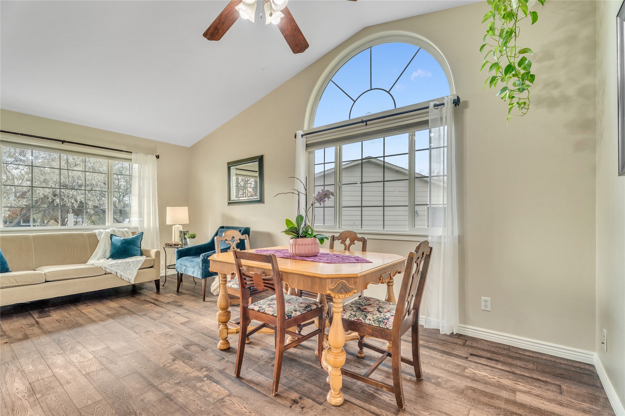 Helena, Montana 59602, United States, 4 Bedrooms Bedrooms, ,4 BathroomsBathrooms,Residential,Active,239745