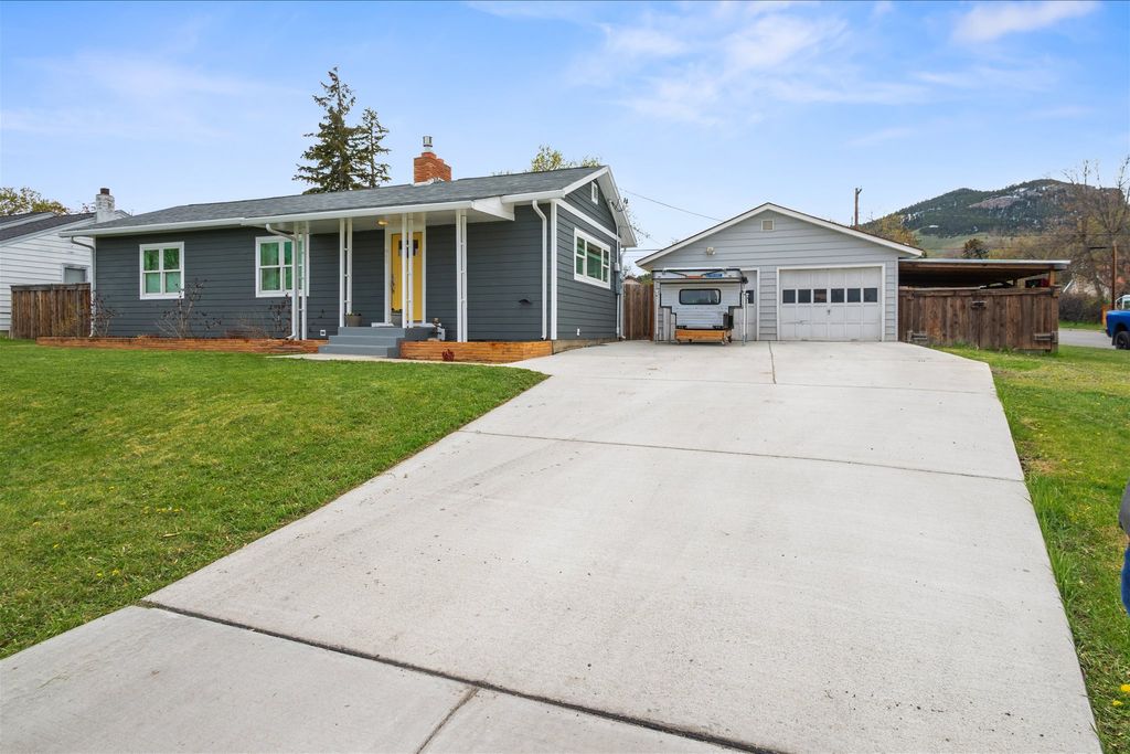 Photo of 941 Hollins Avenue, Helena, MT 59601 (MLS # 30068955)