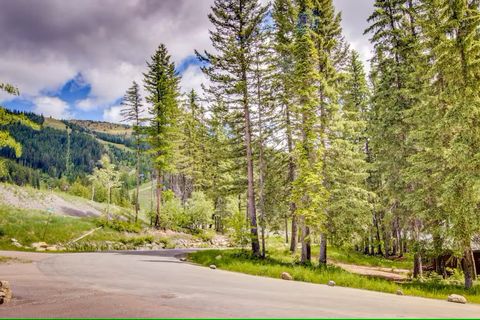Tiny photo for 3832 Tamarack Avenue #2B, Whitefish, MT 59937 (MLS # 30052650)